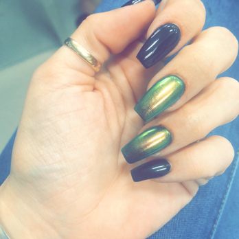 Crystal's Nails & Spa - Nail Salons Near Me - Lakeside, California