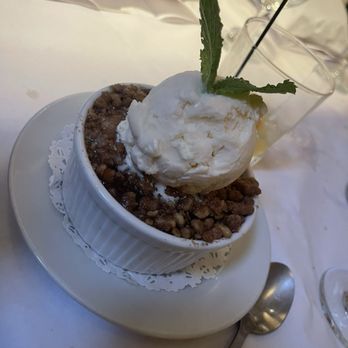 West End Cafe - Warm peach crisp with vanilla ice cream - New American Near Me - Carle Place, New York West End Cafe - Warm peach crisp with vanilla ice cream - New American Near Me - Carle Place, New York