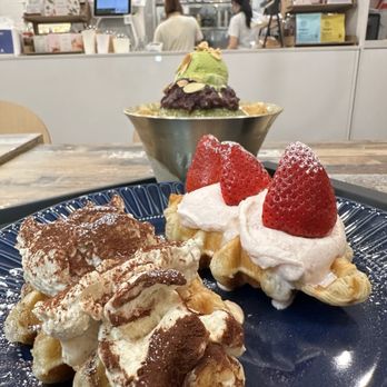 Snowday - Desserts Near Me - Thornhill, Ontario
