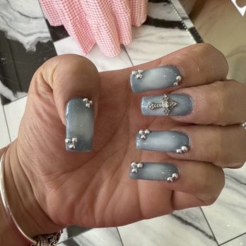 Level Nails Bar - Nail Salons Near Me - Chicago, Illinois Level Nails Bar - Nail Salons Near Me - Chicago, Illinois