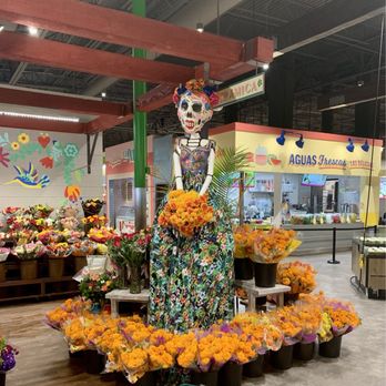 Mercado Gonzalez - Magnolias dia de los muertos - Mexican Near Me - Costa Mesa, California Mercado Gonzalez - Magnolias dia de los muertos - Mexican Near Me - Costa Mesa, California