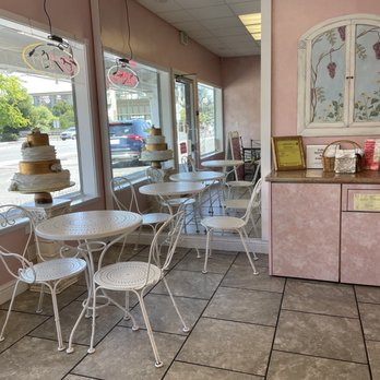 Le Gateau Elegant - Inside - Bakeries Near Me - Walnut Creek, California Le Gateau Elegant - Inside - Bakeries Near Me - Walnut Creek, California