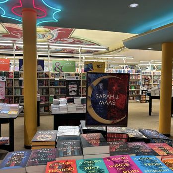 Bookstar / Barnes & Noble - Bookstores Near Me - San Diego, California