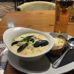Radisson Blu Hotel - Excellent food Irish chowder... some of best I had with local Ireland seafood... can eat all day everyday