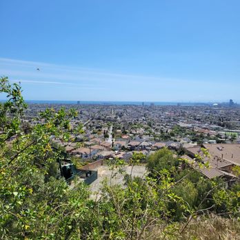 Hilltop Park - What a beautiful day. - Parks Near Me - Signal Hill, California Hilltop Park - What a beautiful day. - Parks Near Me - Signal Hill, California