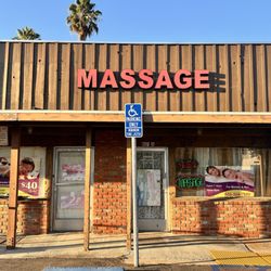 Sunny Massage - The Entrance