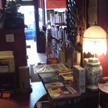 Sappho Books Cafe &  Bar - Wine Bars Near Me - Glebe, NSW