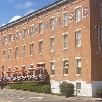 General's Restaurant - DeSoto House - New American Near Me - Galena, Illinois