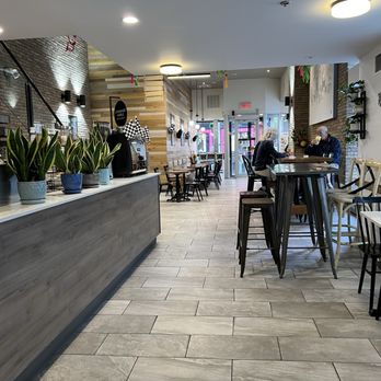 Second Cup - 6/13/25 - Cafes Near Me - Montreal, Quebec