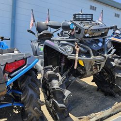 RideNow Powersports Daytona Beach - This one is the Outlander 570. Check out this ones winch cable storage