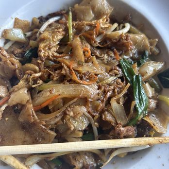 LaVui Vietnamese Restaurant - Fat Beef Flat Noodles - Vietnamese Near Me - Dallas, Texas LaVui Vietnamese Restaurant - Fat Beef Flat Noodles - Vietnamese Near Me - Dallas, Texas