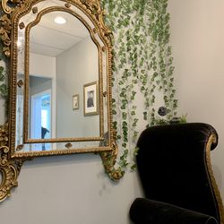 Ivy Noir Piercing & Jewelry
