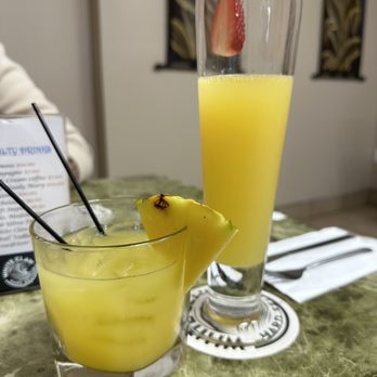 Cafe Amri - Screwdriver & Mimosa w/ Orange - Breakfast & Brunch Near Me - Oxnard, California Cafe Amri - Screwdriver & Mimosa w/ Orange - Breakfast & Brunch Near Me - Oxnard, California
