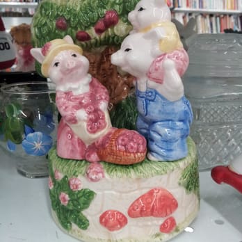 Savers - Just what you have always needed: a farmer pig family music box - Thrift Stores Near Me - Riverside, California