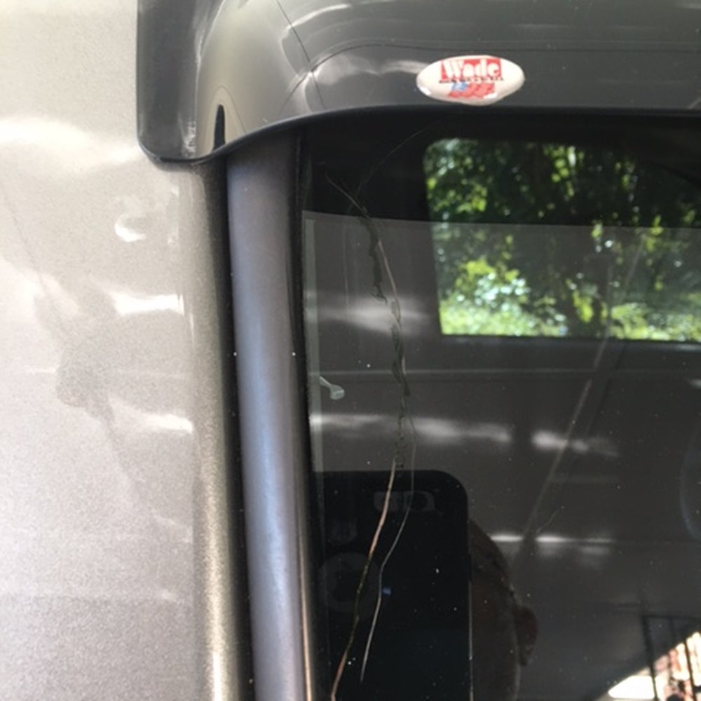 901 Sounds Auto Accessories & Window Tint - 901 Sounds left light gap and bubbles during tinting. - Car Stereo Installation Near Me - Memphis, Tennessee