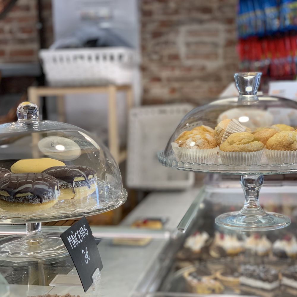 Sana Locura - Muffins - Coffee & Tea Near Me - Madrid, M Sana Locura - Muffins - Coffee & Tea Near Me - Madrid, M