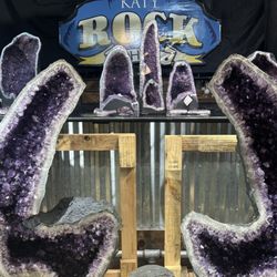 Katy Rock Shop - Katy Rock Show owns one of the most extensive geode collections.