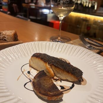 Estro - Grilled Local Mullet Steak with artichokes bottom and anchovies and garlic sauce - Wine Bars Near Me - Venezia, VE