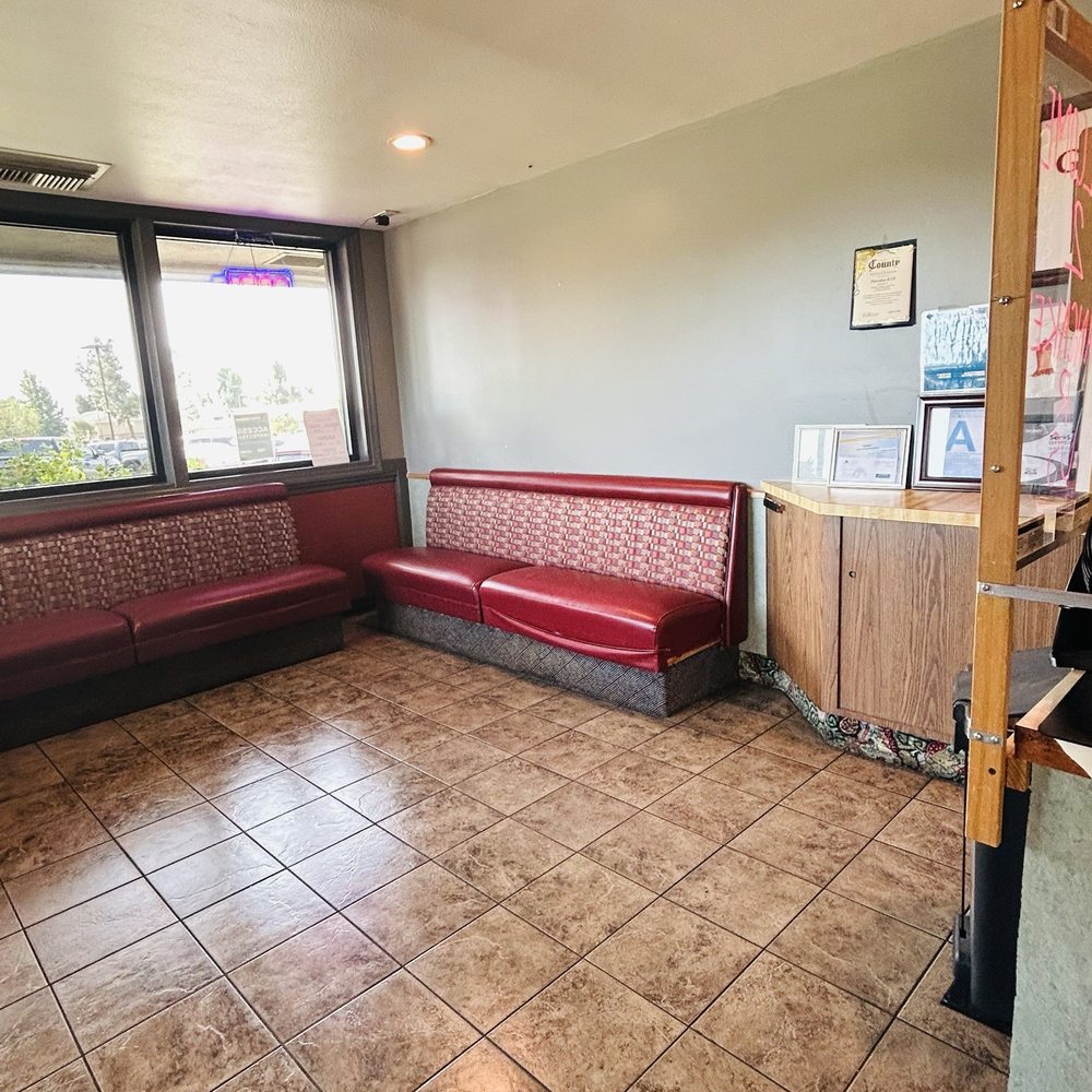 Pancakes R Us - Montclair - 10/18/24 Lobby, waiting area - Pancakes Near Me - Montclair, California Pancakes R Us - Montclair - 10/18/24 Lobby, waiting area - Pancakes Near Me - Montclair, California