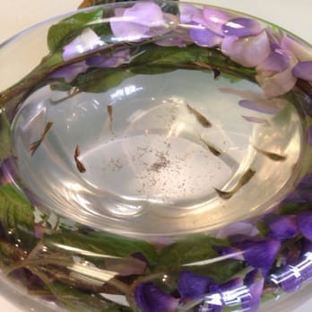 Shaka Shaka Tea Express - Live center piece. - Bubble Tea Near Me - Honolulu, Hawaii