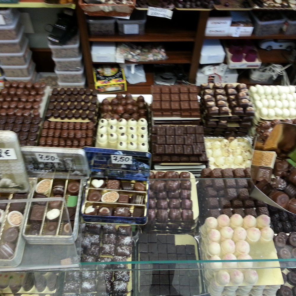 De Clerck Confiserie Chocolaterie - Abundance of fine chocolates. - Chocolatiers & Shops Near Me - Bruges, VWV