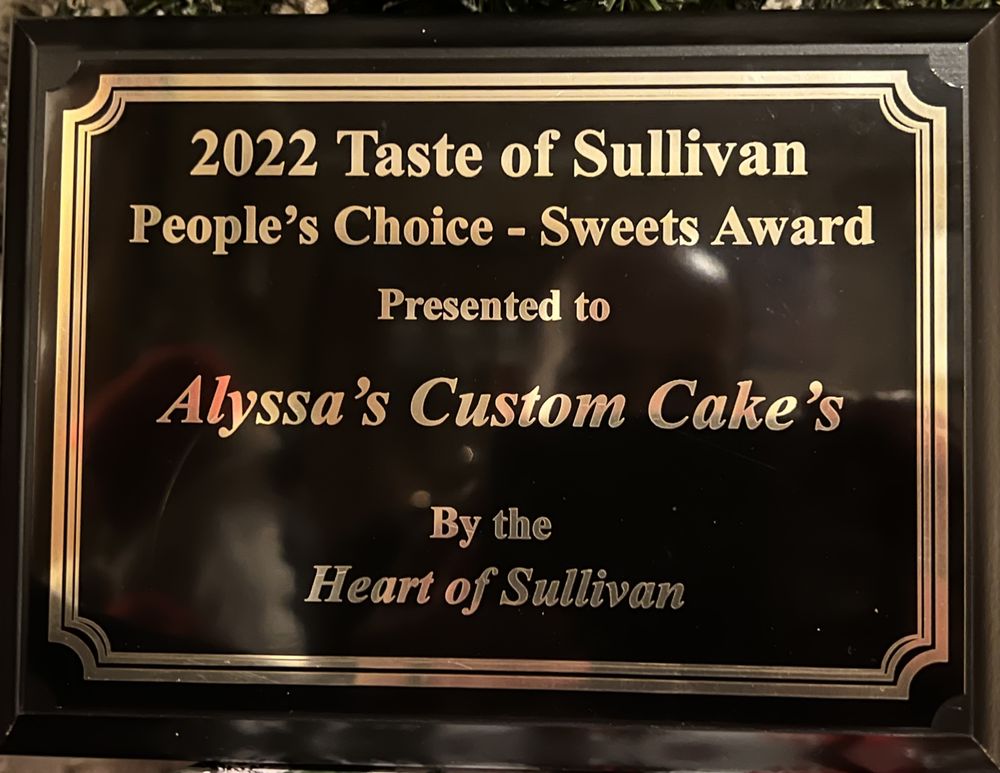 Alyssa's Custom Cakes and Treats Logo