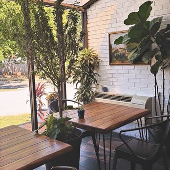 Pana Coffee & Dessert Bar - Seating - Desserts Near Me - Ballwin, Missouri