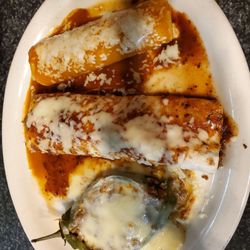 Mi Pueblito Mexican Restaurant - Combo 13: burrito, enchilada, Chile relleno