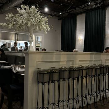 Savoir - Beautiful interior and an open kitchen - Breakfast & Brunch Near Me - Houston, Texas Savoir - Beautiful interior and an open kitchen - Breakfast & Brunch Near Me - Houston, Texas