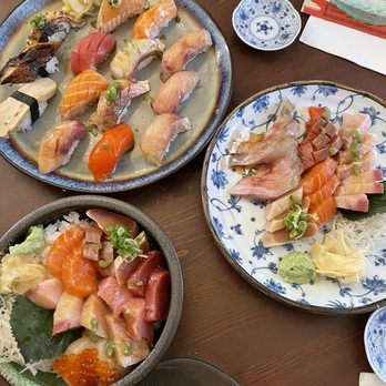 Sushi Kaunta - Top: Chef's choice nigiri Right: Chef's choice sashimi Bottom: Half premium kaisen don - Japanese Near Me - Kent, Washington Sushi Kaunta - Top: Chef's choice nigiri Right: Chef's choice sashimi Bottom: Half premium kaisen don - Japanese Near Me - Kent, Washington