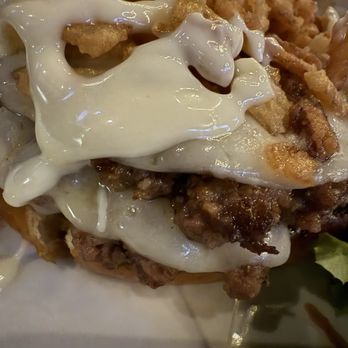 Three Kings Public House - Garlic Bomb Burger - American Near Me - Saint Louis, Missouri