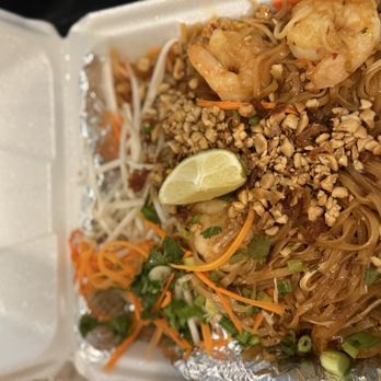 Pad Thai Cafe - pad thai with chicken - Thai Near Me - Murfreesboro, Tennessee