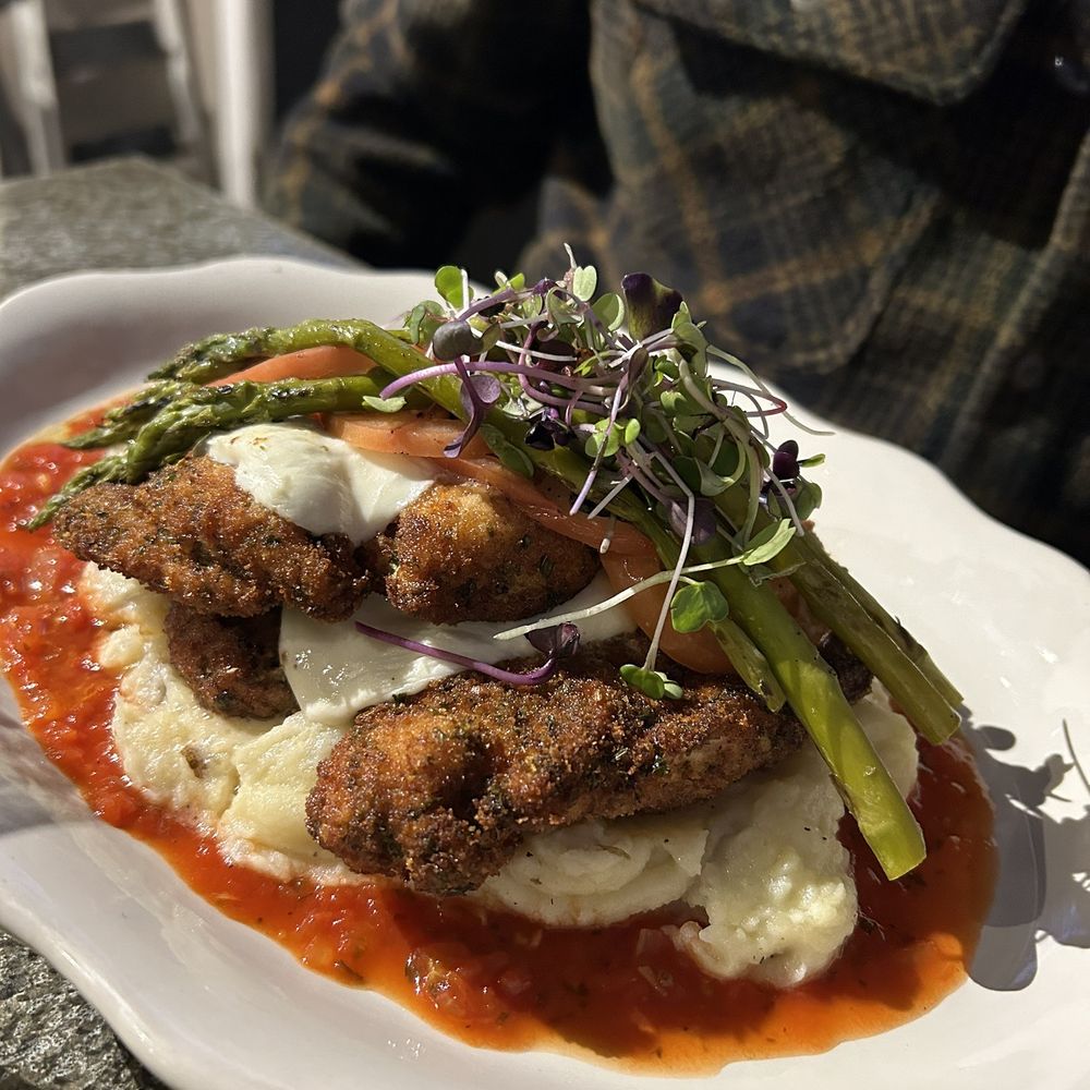 The Store Bar and Grill - A breaded chicken dinner (I forget the name) w garlic mashed potatoes - American Near Me - Torrington, Connecticut