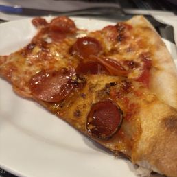 Pizza with honey and pepperoni