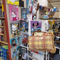 W Main St Flea Market