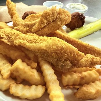 Don's Steakhouse - 3 pieces of fried catfish fries and hush puppies - American Near Me - Walnut Ridge, Arkansas