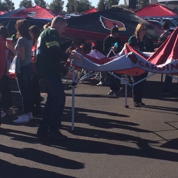 State Farm Stadium - Green Bay Packers Vs Arizona Cardinals. Tailgating. What's wrong with this picture? - Stadiums & Arenas Near Me - Glendale, Arizona State Farm Stadium - Green Bay Packers Vs Arizona Cardinals. Tailgating. What's wrong with this picture? - Stadiums & Arenas Near Me - Glendale, Arizona