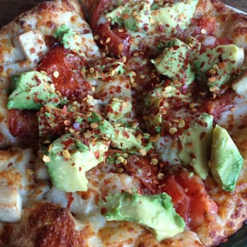 Lamppost Pizza - All star pizza -mozzarella cheese, olive oil,  chicken, fresh garlic  tomato & avocados - Pizza Near Me - Vista, California