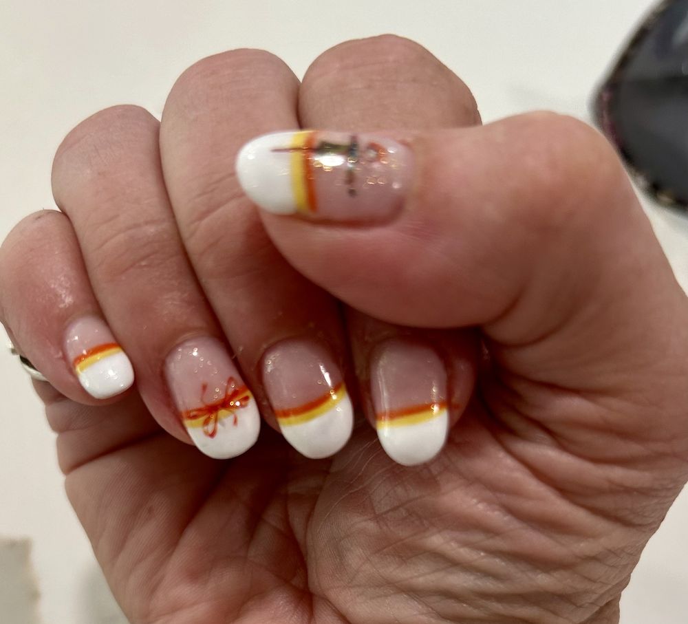 Nails By Charlene Logo
