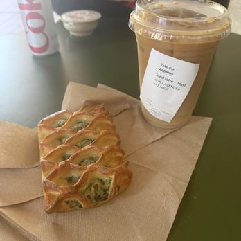Craft Cafe - Spinach croissant & lavender iced coffee - Cafes Near Me - San Diego, California Craft Cafe - Spinach croissant & lavender iced coffee - Cafes Near Me - San Diego, California