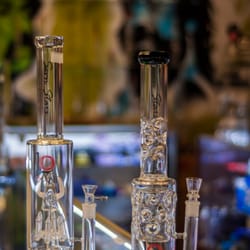 Cloud 9 Smoke Shop - lookah waterpipe