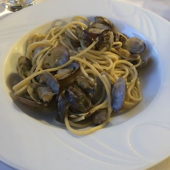 La Quercia - Spaghetti with clams - Italian Near Me - Somma Lombardo, Virginia La Quercia - Spaghetti with clams - Italian Near Me - Somma Lombardo, Virginia