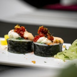 Savoury@Eastern - Www.delisushi.be Leuven Futomaki met spicy saus
