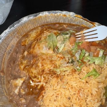 Los Cuates Mexican Restaurant - Red Chicken Enchiladas Plate - Mexican Near Me - Denver, Colorado Los Cuates Mexican Restaurant - Red Chicken Enchiladas Plate - Mexican Near Me - Denver, Colorado