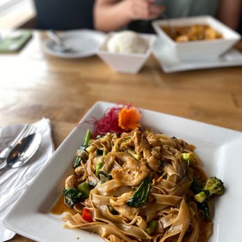 Cozy Thai Restaurant - Thai Near Me - Kansas City, Missouri