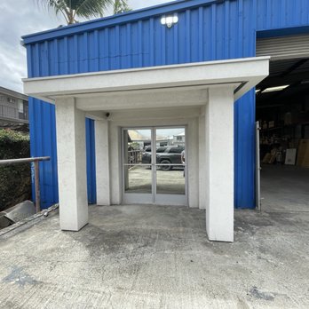 The Bathroom Store - Entrance - Kitchen & Bath Near Me - Honolulu, Hawaii