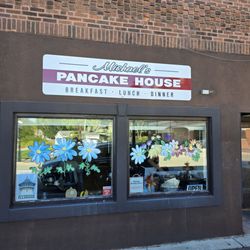 Michael's Pancake House Riverside - The entonces of the restaurant