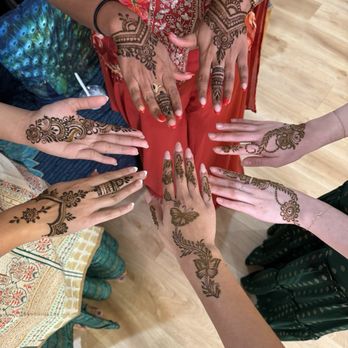 Henna Style By Arati - Henna for family and friends - Henna Artists Near Me Henna Style By Arati - Henna for family and friends - Henna Artists Near Me
