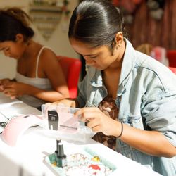 Bejewel Your Nails - Finding that perfect size