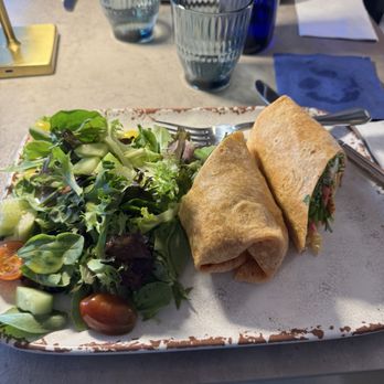 Maple Street Eatery - Bars Near Me - Livermore, California
